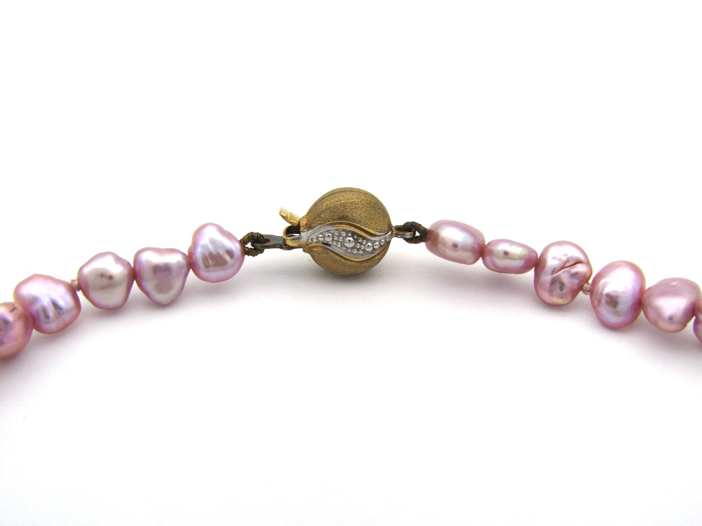9K gold freshwater pearl necklace.