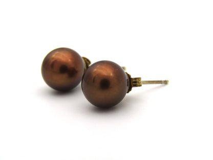 9K gold Akoya pearl stud earrings.