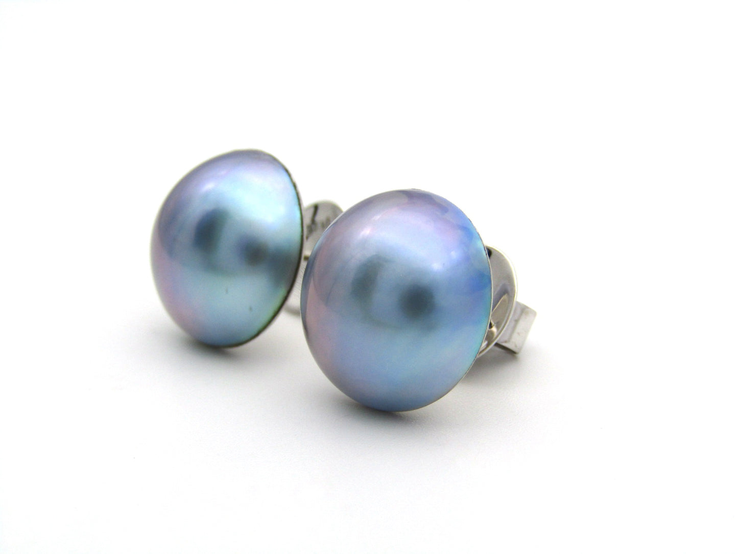 18K gold round mabé pearl stud earrings, circa 1980's.