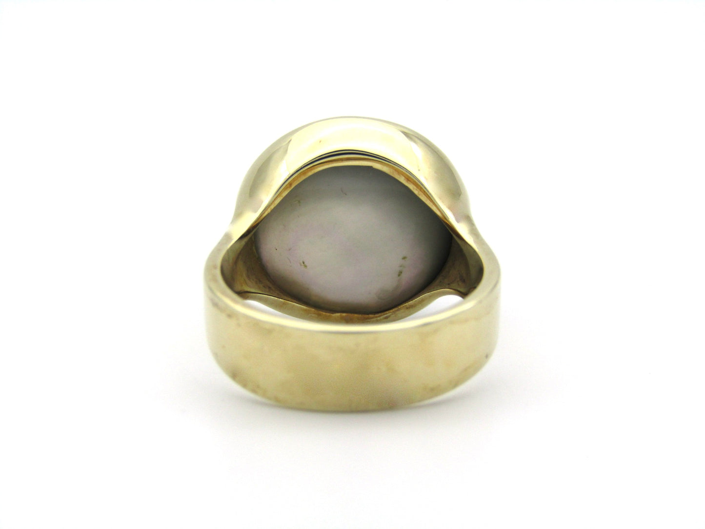 9K gold round mabé pearl ring, circa 1980's.