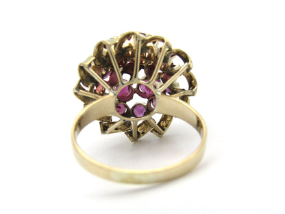 9K gold Vintage ruby ring, circa 1970's.