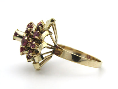 9K gold Vintage ruby ring, circa 1970's.