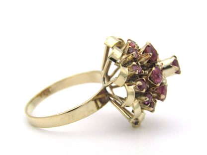 9K gold Vintage ruby ring, circa 1970's.
