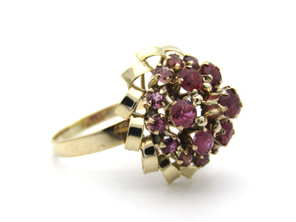 9K gold Vintage ruby ring, circa 1970's.