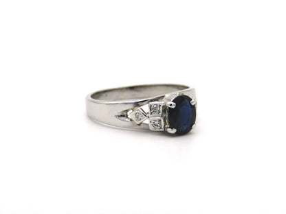 14K gold Vintage sapphire and diamond ring, circa 1990.