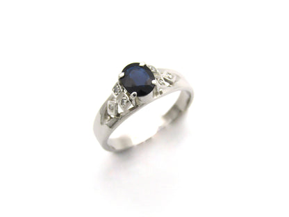 14K gold Vintage sapphire and diamond ring, circa 1990.