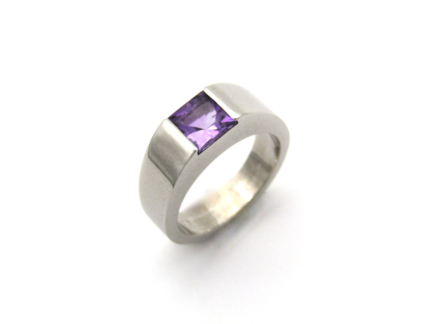 18K gold Vintage Cartier amethyst ring, 1999.