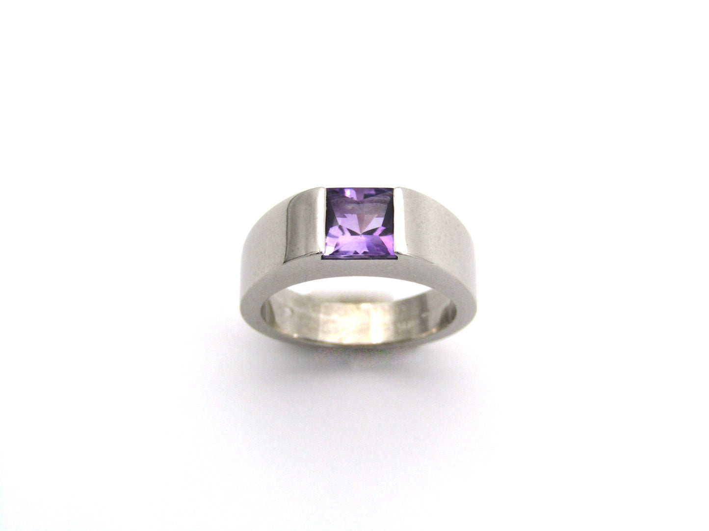 18K gold Vintage Cartier amethyst ring, 1999.