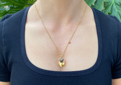 18K gold citrine pendant.