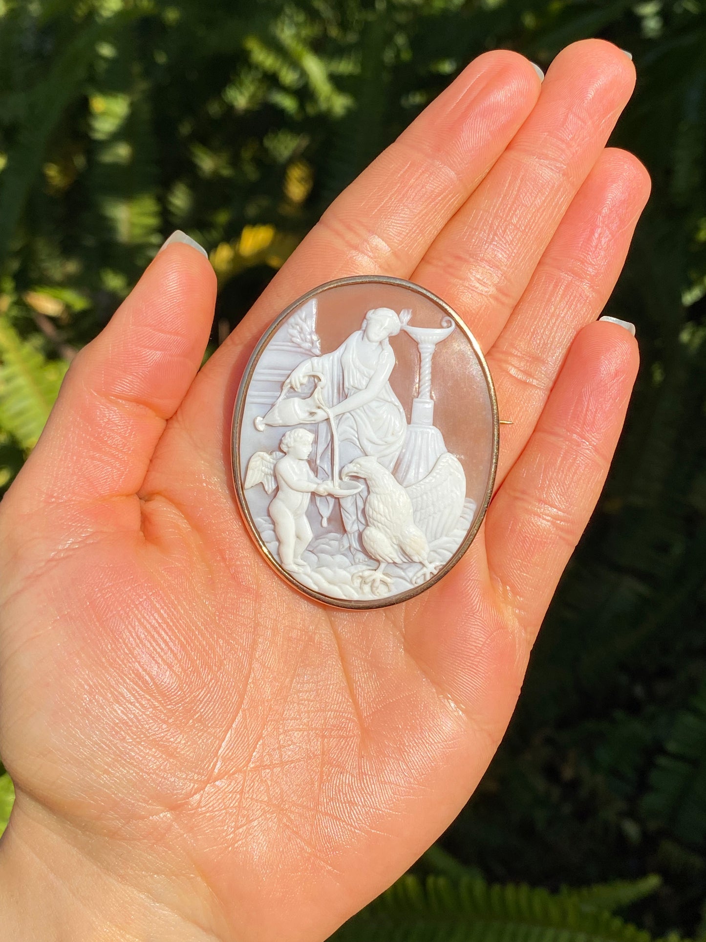 18K gold French conch shell cameo brooch, circa 1860.
