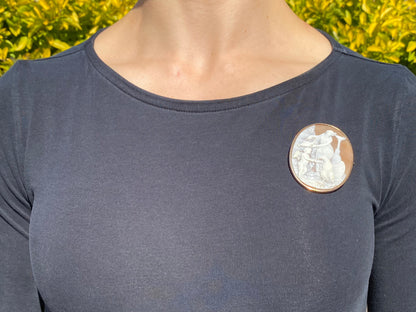 18K gold French conch shell cameo brooch, circa 1860.
