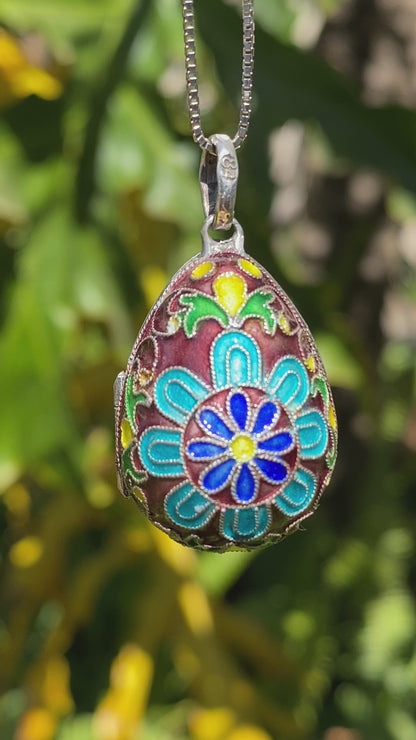 St Petersburg Russian enamel egg, circa 1882-1899.