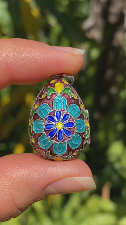 St Petersburg Russian enamel egg, circa 1882-1899.