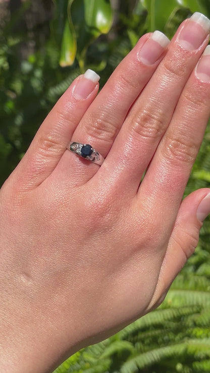 14K gold Vintage sapphire and diamond ring, circa 1990.