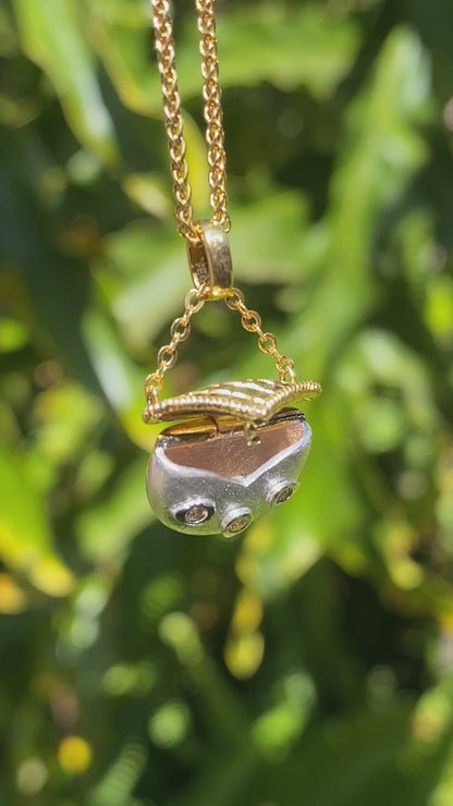18K gold diamond handbag pendant.