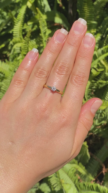 18K gold solitaire diamond ring, circa 1970's.