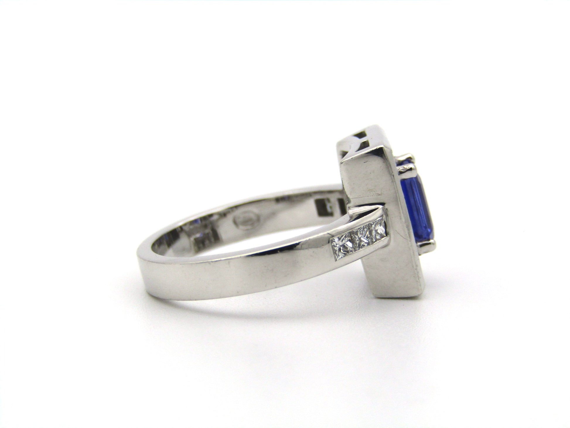 18K gold tanzanite and diamond ring.
