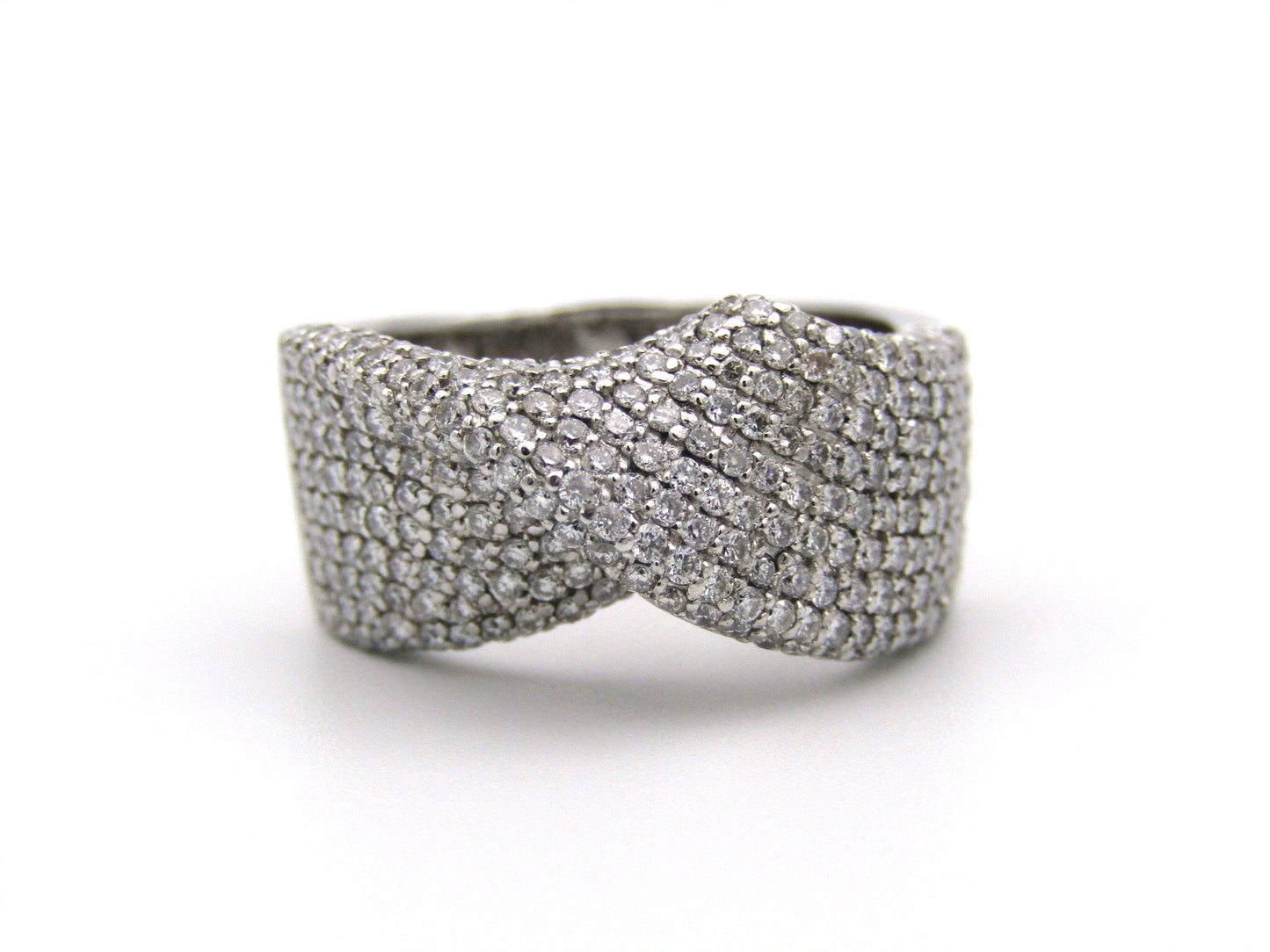 18K white gold diamond twist ring.