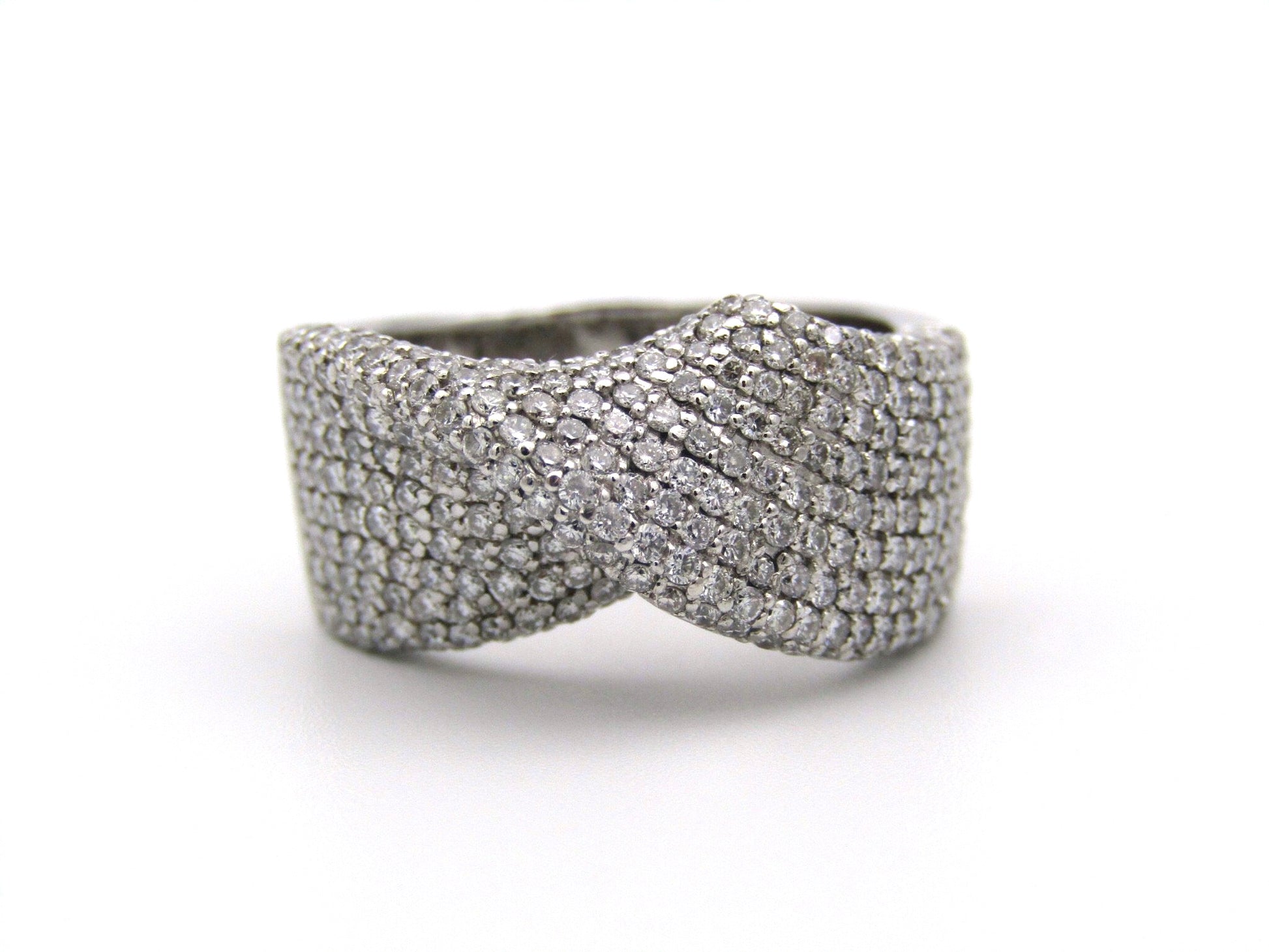 18K white gold diamond twist ring.