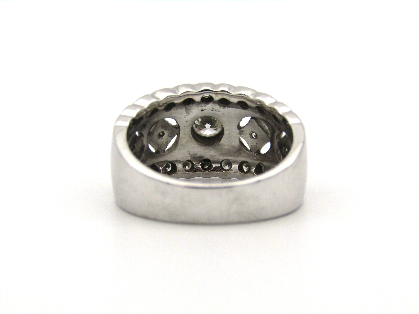 18kt gold diamond ring by Jenna Clifford.