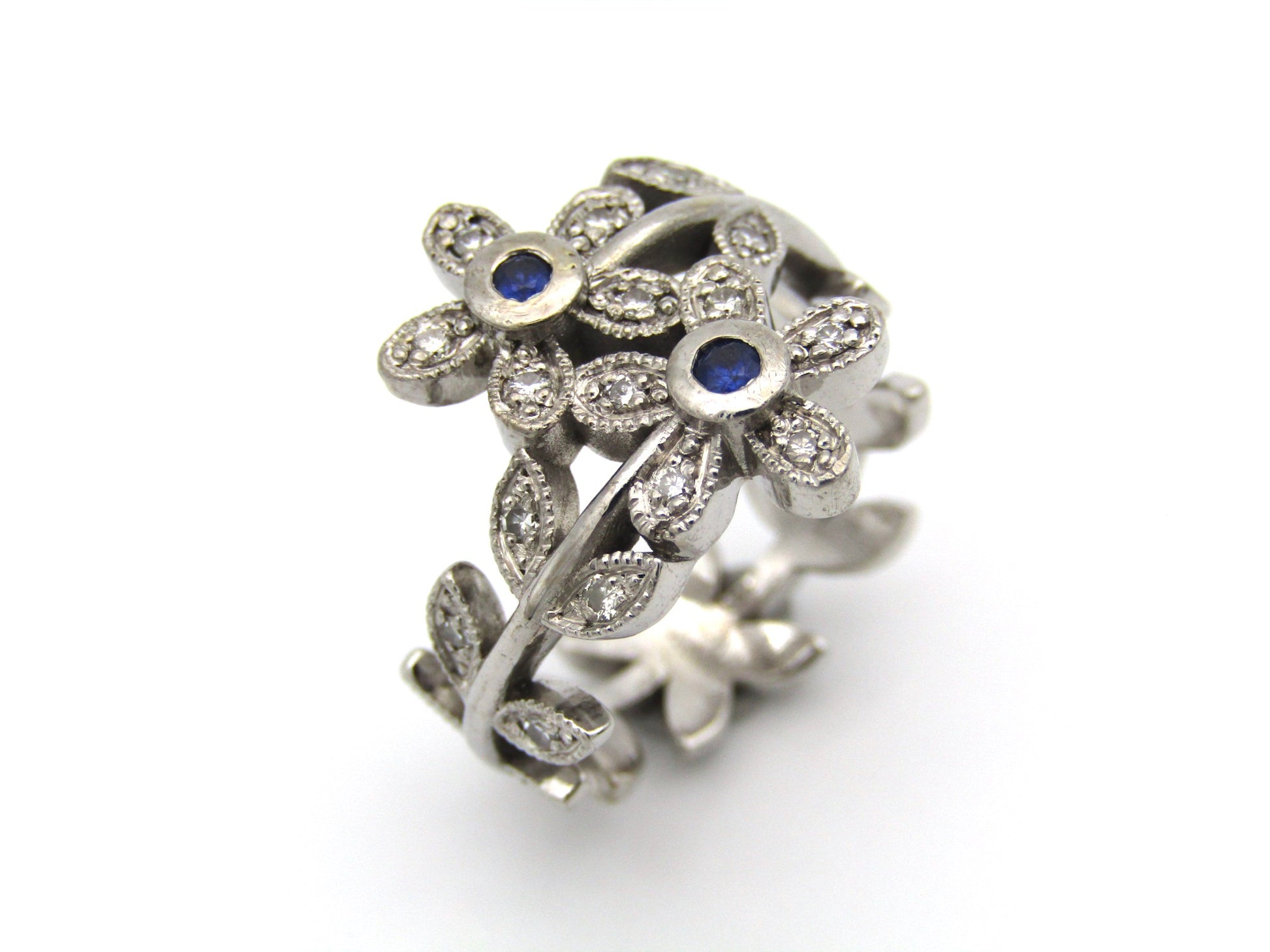 18K gold sapphire and diamond ring.
