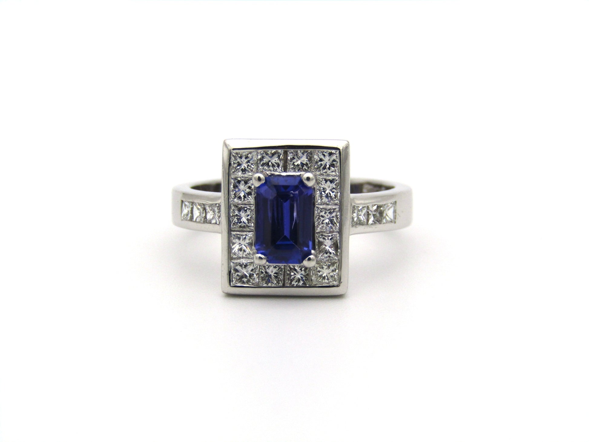 18K gold tanzanite and diamond ring.