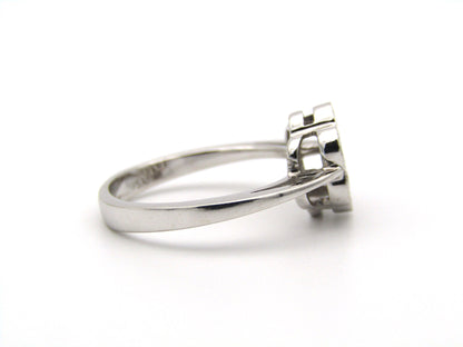 18K gold diamond flower ring.