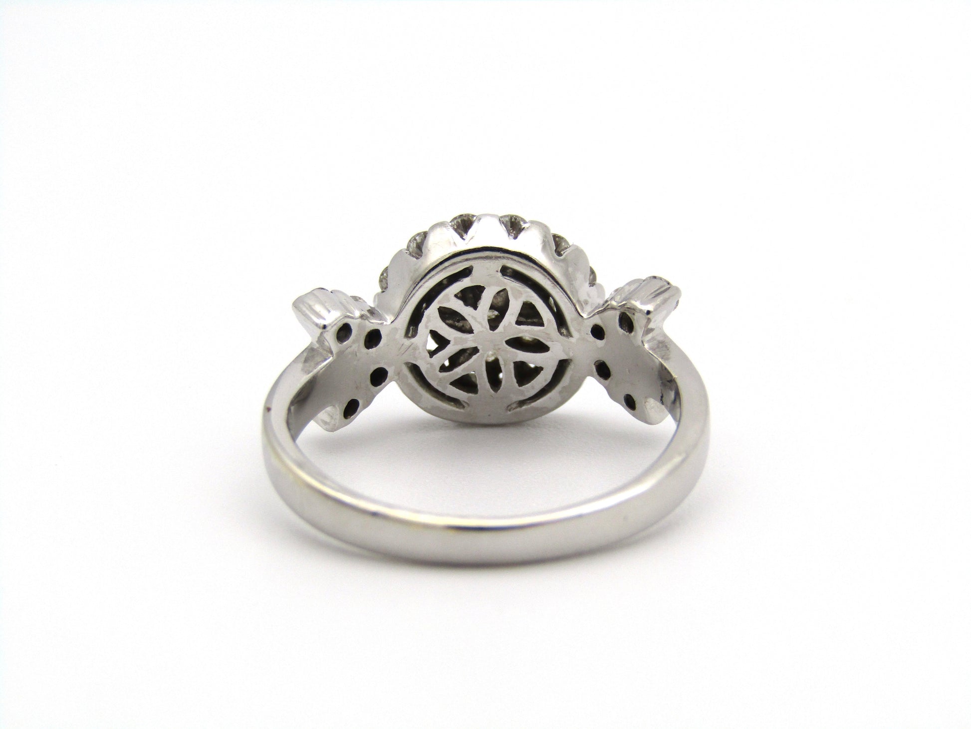 18kt gold diamond ring.
