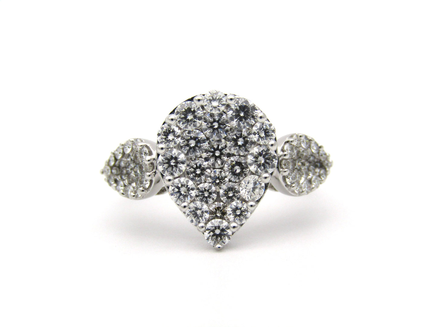 18K gold diamond cluster ring.