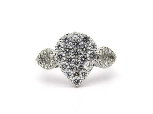 18K gold diamond cluster ring.