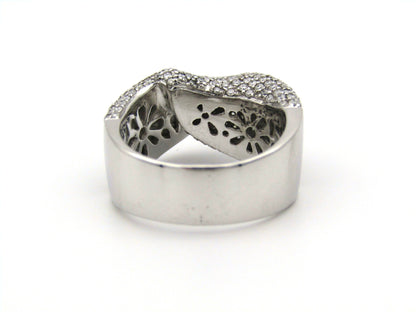 18K white gold diamond twist ring.