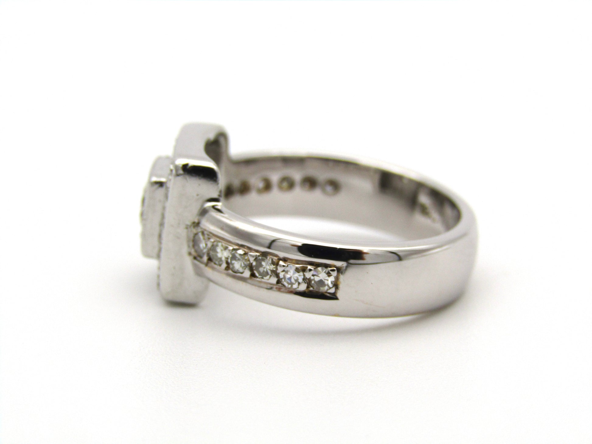18kt gold diamond ring.