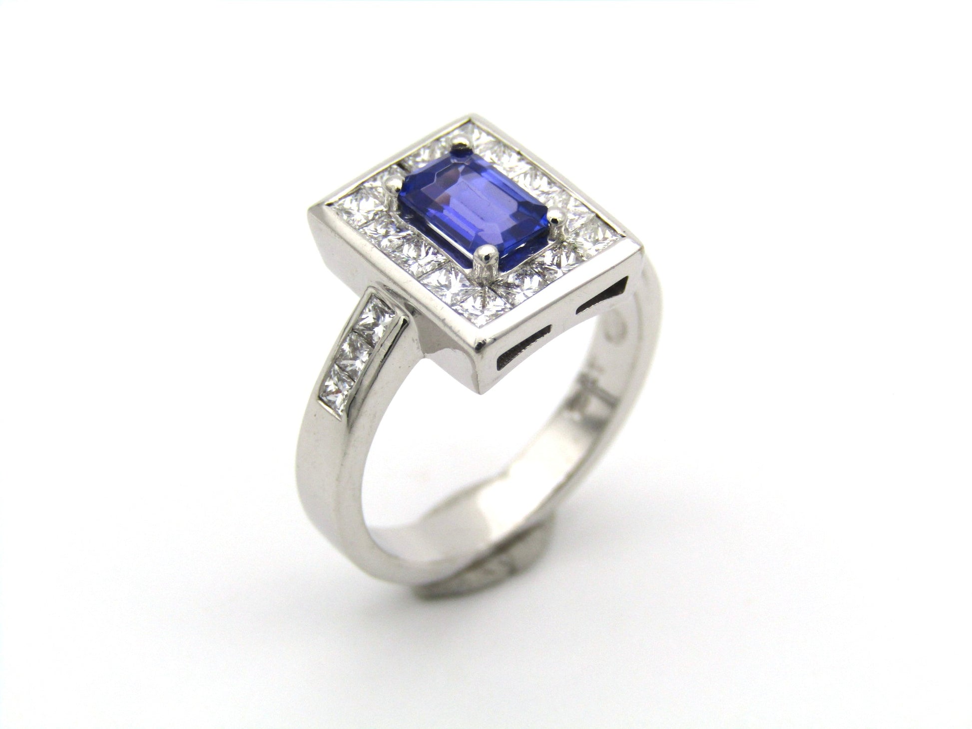 18K gold tanzanite and diamond ring.