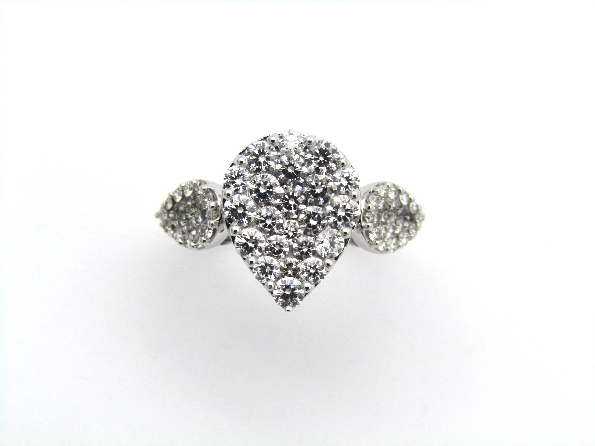 18K gold diamond cluster ring.
