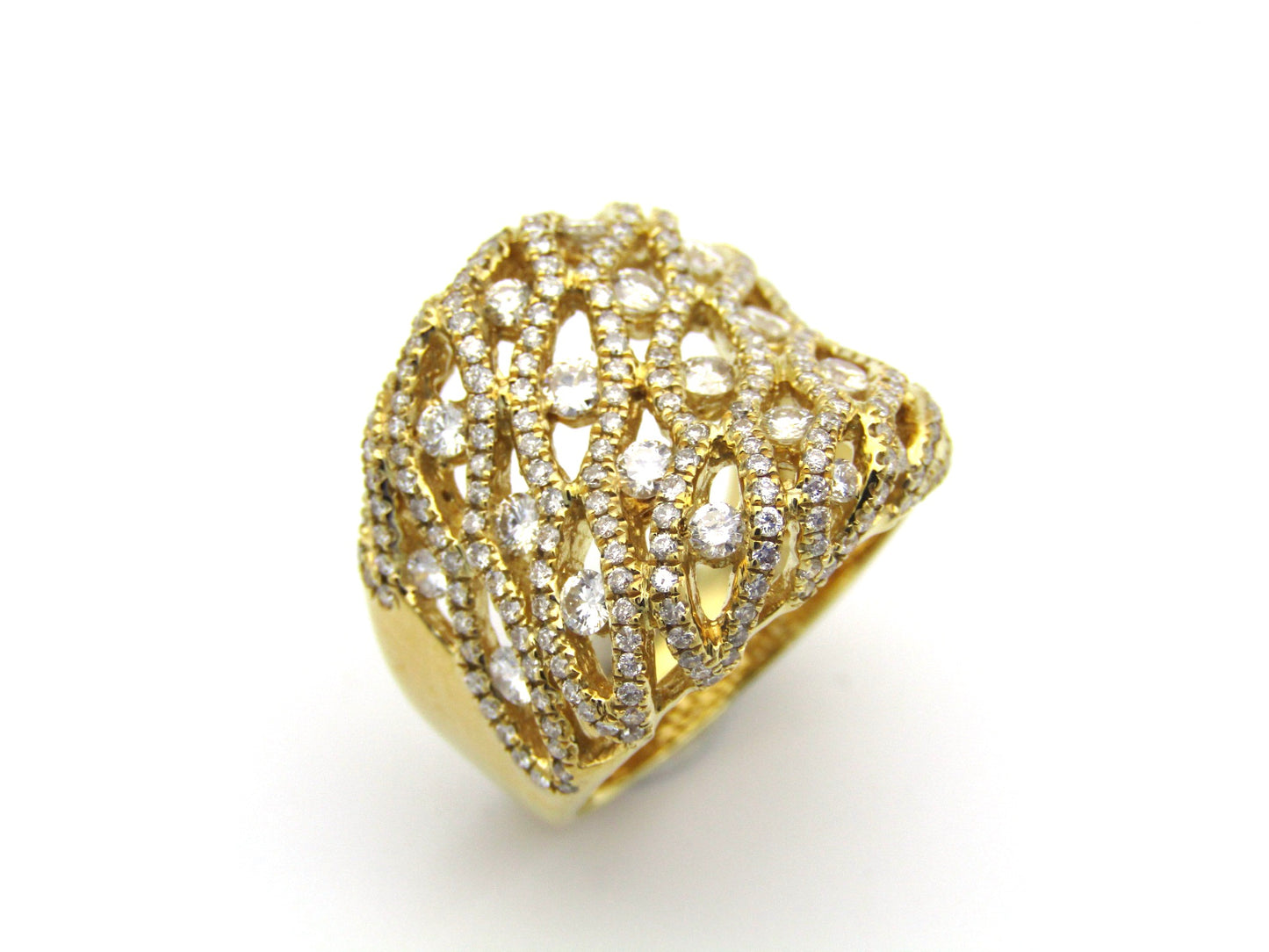 18K gold diamond dress ring.