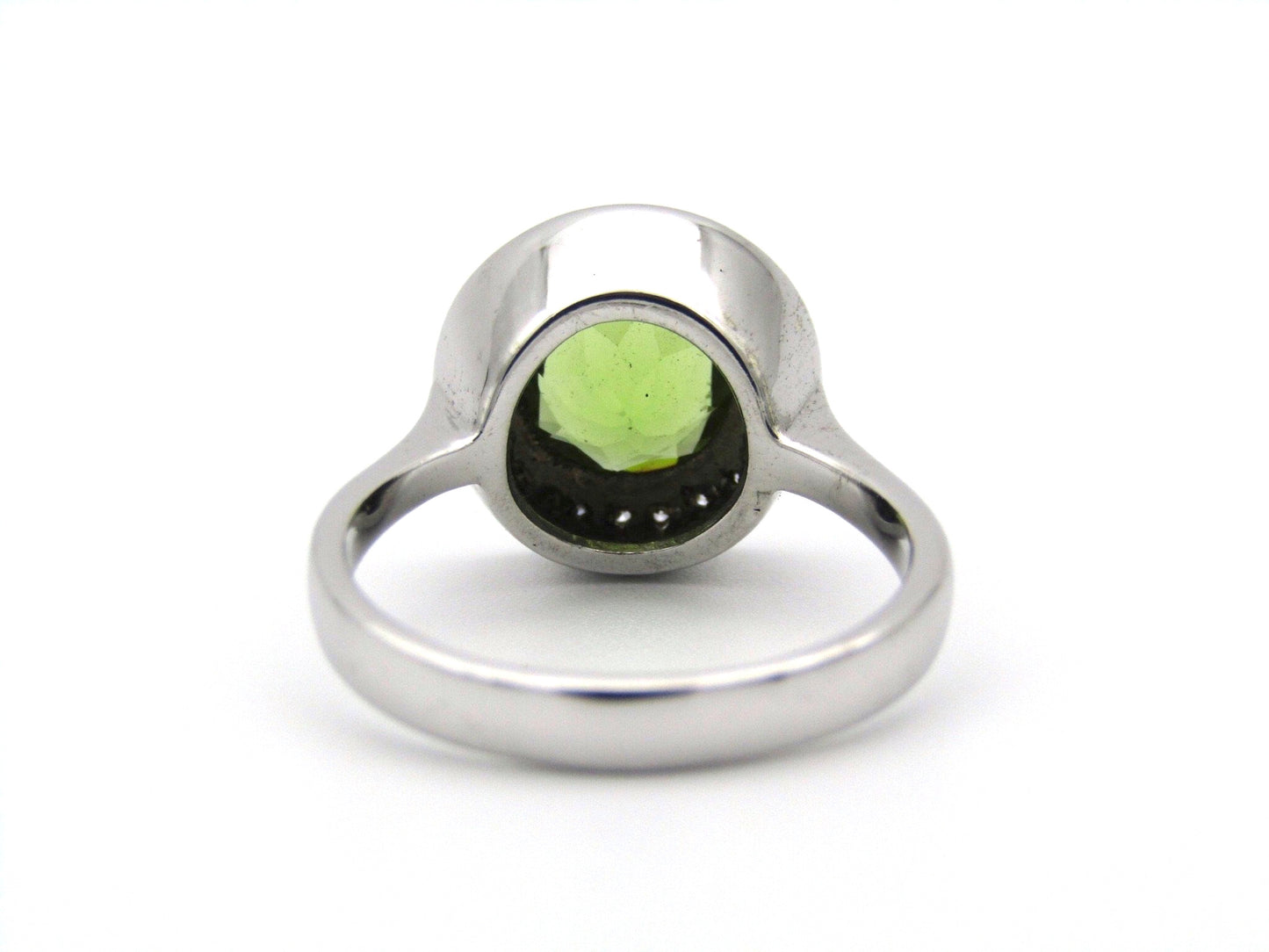 9kt gold peridot and diamond ring.