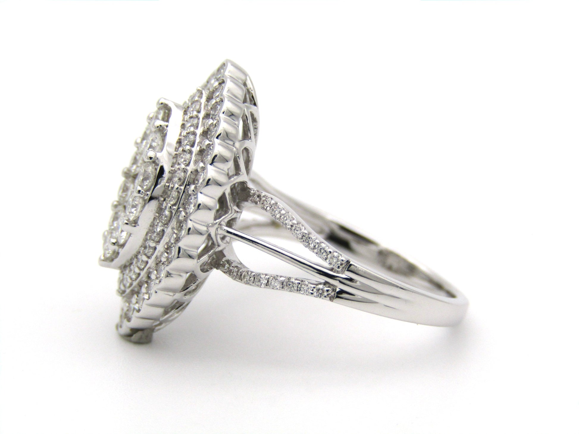 18K gold diamond cluster ring.