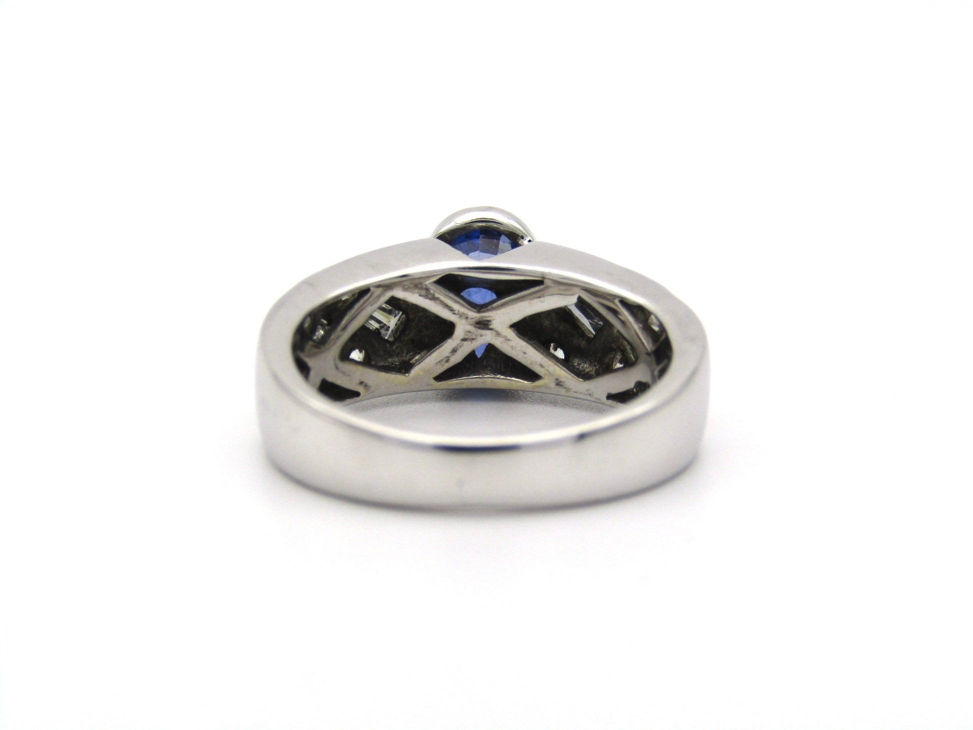 18K gold sapphire and diamond ring.