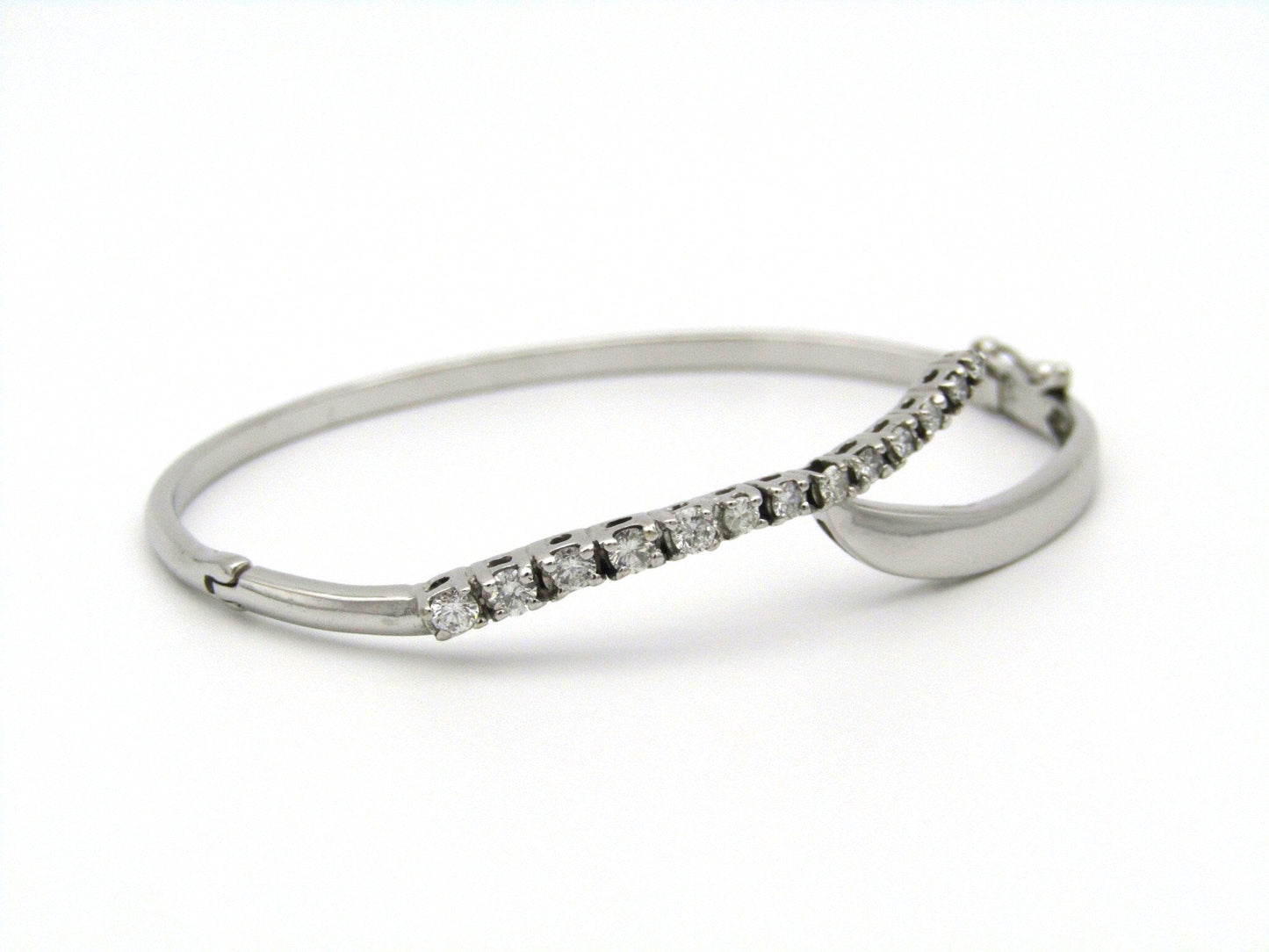 18K white gold diamond bangle.