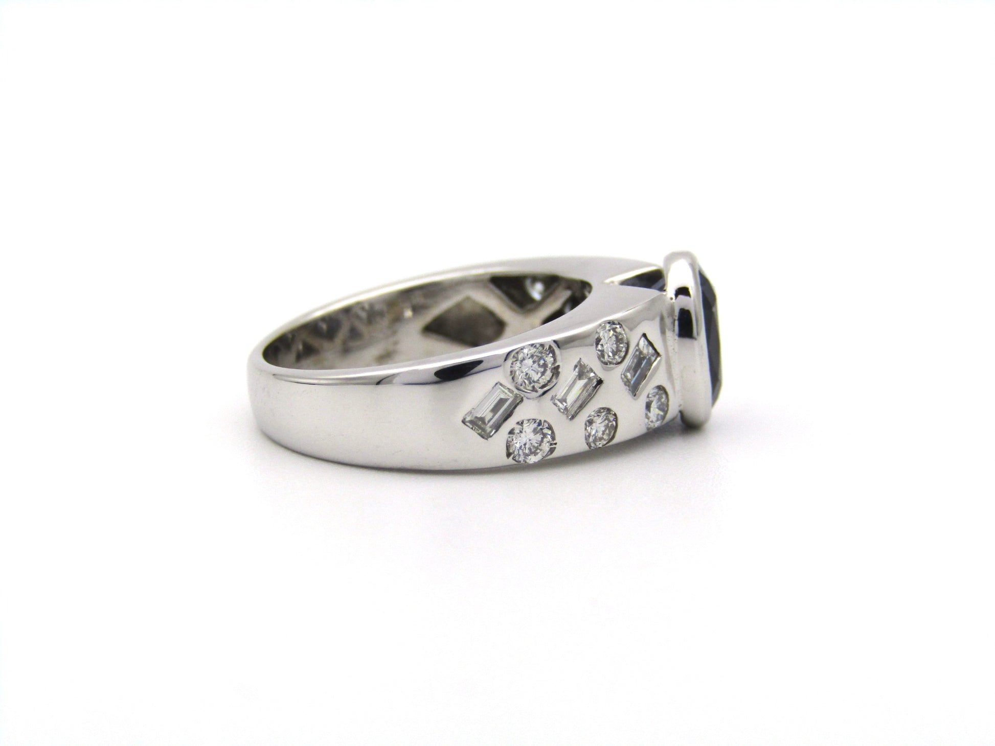 18K gold sapphire and diamond ring.